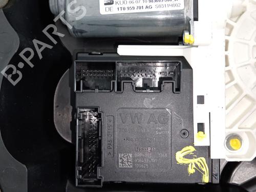 Front left window mechanism SEAT LEON (1P1) 1.6 TDI | BP31882118C22 