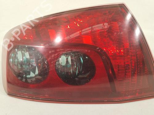 Used Left taillight Left taillight PEUGEOT 407 (6D_) 2.0 HDi 135 (6DRHRH, 6DRHRE, 6DRHRG, 6DRHRJ) (136 hp) 33934140 33934140