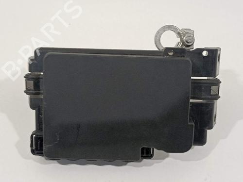 Used Fuse box Fuse box 19697738 19697738