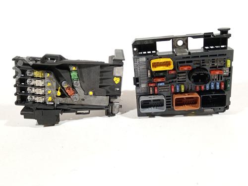 Used Fuse box PEUGEOT 5008 (0U_, 0E_) [2009-2017]  29979304