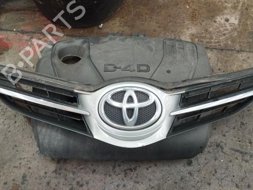 Grill Grill TOYOTA AURIS (_E18_) 1.4 D-4D (NDE180_, NDE180R) (90 hp) 33656544 33656544