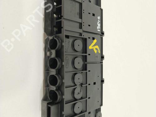 Used Fuse box Fuse box 26552940 26552940