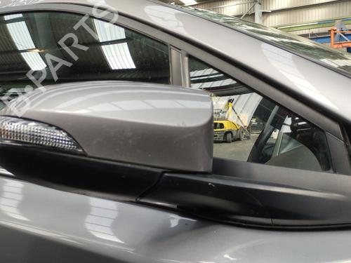 right-mirror-toyota-c-hr-_x1_-2016-17831750 main image