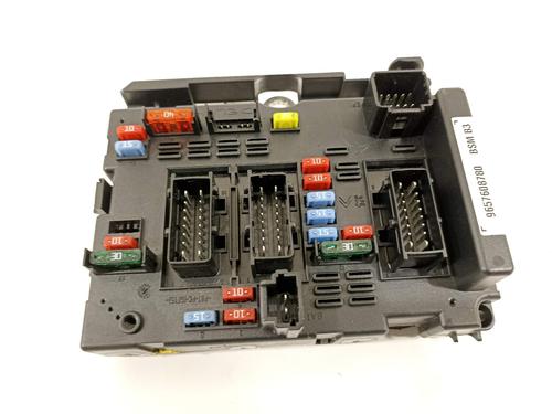 Used Fuse box Fuse box 15896607 15896607
