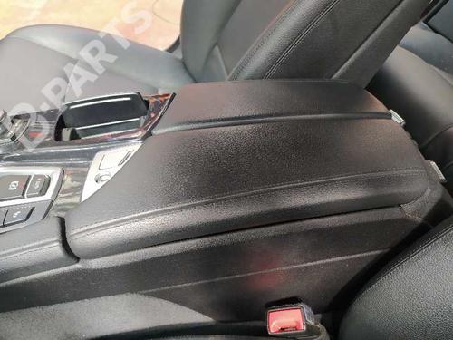 Armrest / Center console BMW 5 Touring (F11) 530 d xDrive (258 hp) 9306070