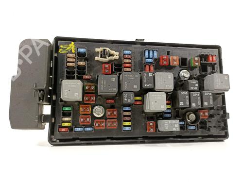 Used Fuse box Fuse box 16562084 16562084