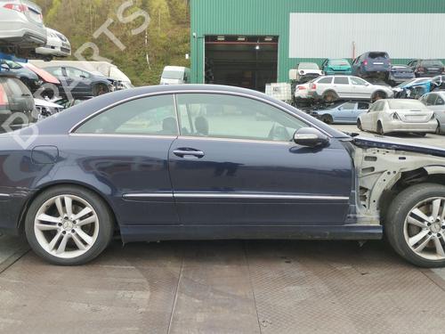 Brugte MERCEDES-BENZ CLK (C209) CLK 320 (209.365) 4530669