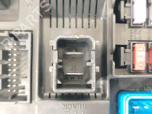 Fuse box OPEL CORSA F (P2JO) 1.2 (68) | BP31814698E1 