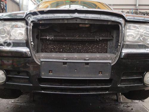 front-bumper-chrysler-300c-lx-le-2004-38486416 main image