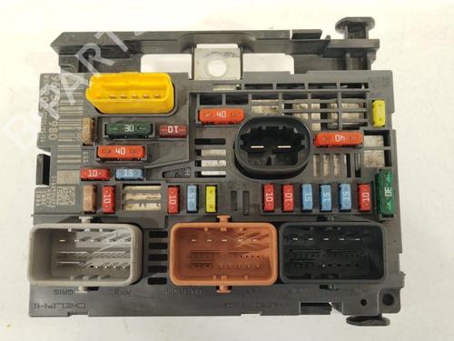 Used Fuse box Fuse box 32508063 32508063