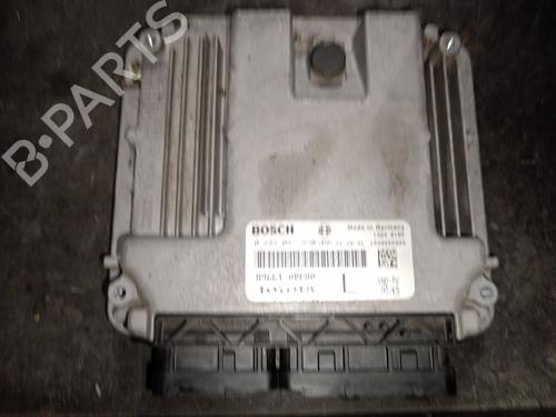 Used Engine control unit (ECU) TOYOTA YARIS (_P13_) 1.4 D (NLP130_, NLP130) (90 hp) 28074543