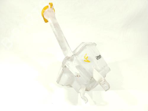 Used Windscreen washer tank TOYOTA YARIS (_P13_) 1.5 Hybrid (NHP130_, NHP130) (101 hp) 30181984