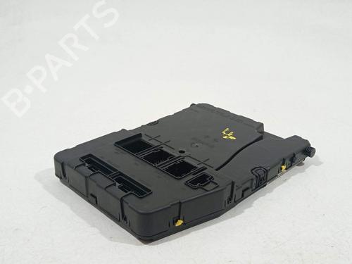 Used Fuse box Fuse box 39588075 39588075