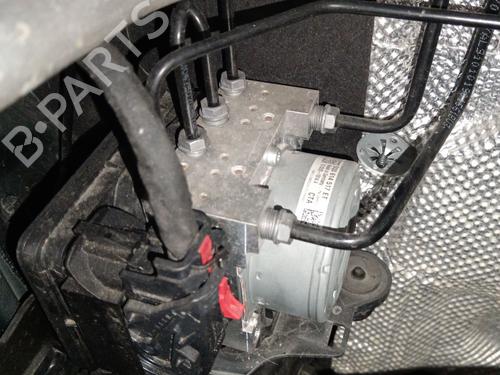 Used ABS pump ABS pump SKODA OCTAVIA III (5E3, NL3, NR3) 1.5 TSI (150 hp) 36700260 36700260
