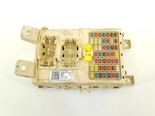 Used Fuse box Fuse box 18348728 18348728