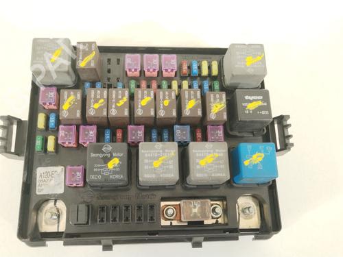 Fuse box SSANGYONG RODIUS I 2.7 Xdi | BP37420937E1 - Image 3