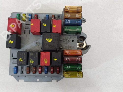 Used Fuse box Fuse box 26558440 26558440