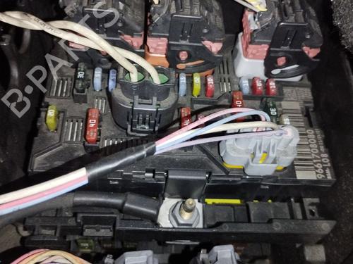 Used Fuse box Fuse box 36235510 36235510