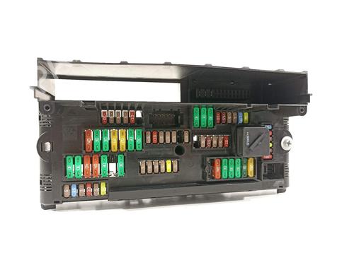 Used Fuse box Fuse box 18857871 18857871