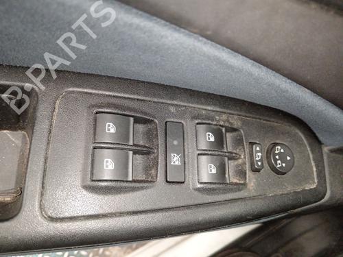 Used Left front window switch Left front window switch FIAT BRAVO II (198_) 1.9 D Multijet (198AXB1A) (120 hp) 35904288 35904288