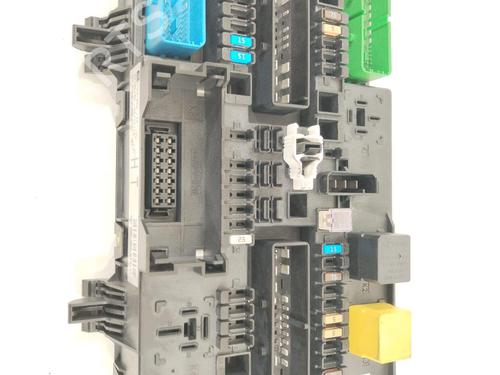 Used Fuse box Fuse box 26548626 26548626