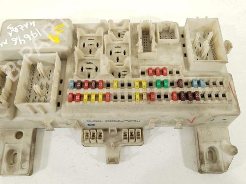 Used Fuse box Fuse box 37713944 37713944