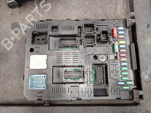 Zekeringkast Zekeringkast PEUGEOT 308 I (4A_, 4C_) 1.6 HDi (109 hp) 36450766 36450766