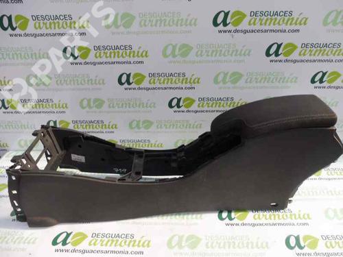 Used Armrest / Center console Armrest / Center console RENAULT MEGANE III Hatchback (BZ0/1_, B3_) 1.6 16V (BZ1B, BZ1H) (110 hp) 7162694 7162694