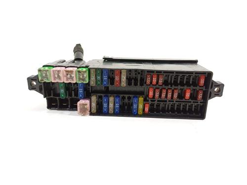 Used Fuse box Fuse box 22133197 22133197