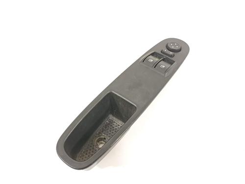 Used Left front window switch Left front window switch 16793472 16793472