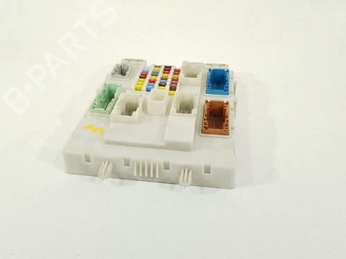 Used Fuse box Fuse box 35900935 35900935