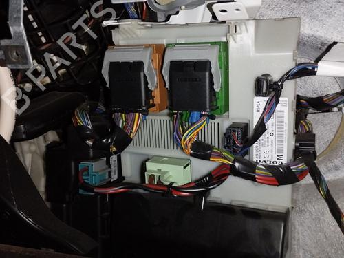 fuse-box-volvo-xc60-i-suv-156-2008-2009-2010-2011-2012-2013-2014-2015-2016-2017-2018-36230942 main image