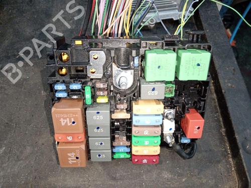 Used Fuse box Fuse box 38752229 38752229