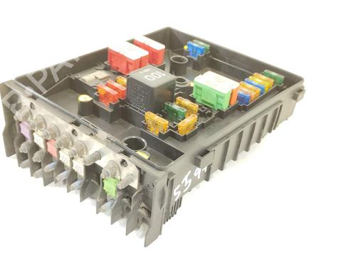 Used Fuse box Fuse box 11134042 11134042