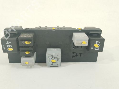 Used Fuse box Fuse box 36989281 36989281