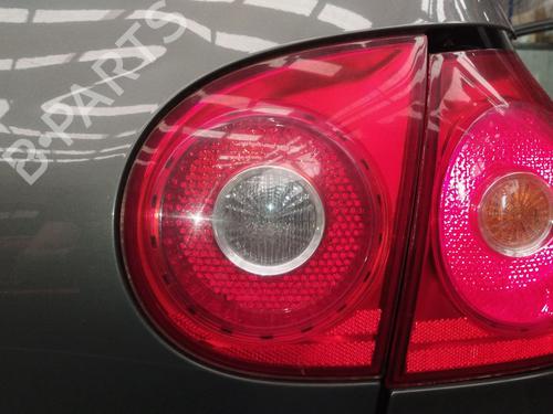 Feu de coffre droit Feu de coffre droit VW GOLF V (1K1) 1.9 TDI (105 hp) 36412028 36412028
