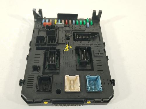 Used Fuse box Fuse box 38560480 38560480