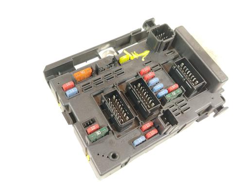 Used Fuse box Fuse box 37238649 37238649