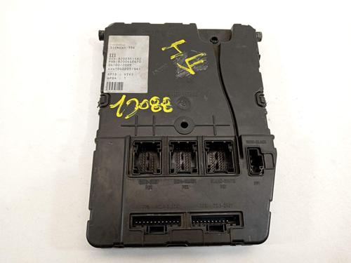Used Fuse box Fuse box 22910646 22910646