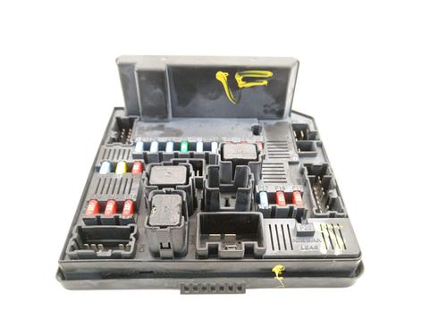 Used Fuse box Fuse box 22761574 22761574
