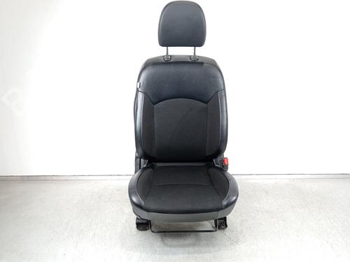 Sæde højre fortil CITROËN C4 AIRCROSS 1.6 HDi 115 (114 hp) 31665178