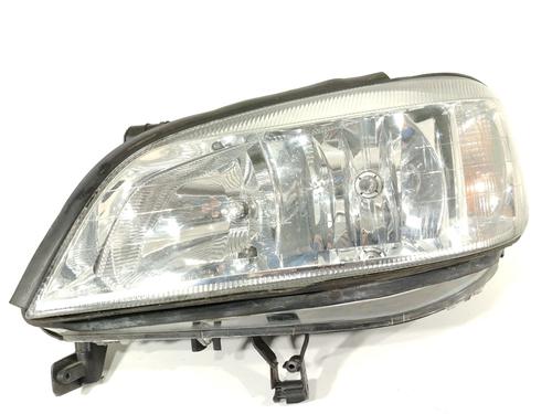 Used Left headlight OPEL ZAFIRA A MPV (T98) 2.0 DTI 16V (F75) (101 hp) 31990532