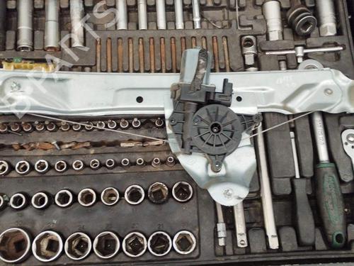 Used Rear right window mechanism Rear right window mechanism DACIA DUSTER (HM_) 1.2 TCe 125 (HMMA) (125 hp) 39931417 39931417