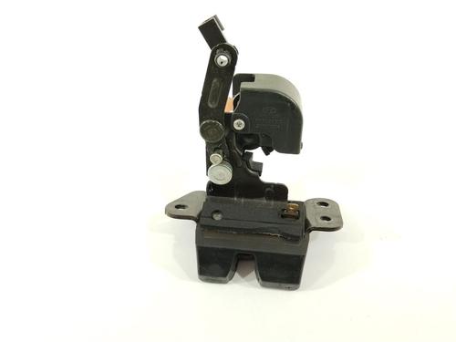 Tailgate lock HYUNDAI SANTA FÉ II (CM) 2.2 CRDi GLS 4x4 | BP18297694C101 