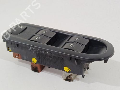 Used Left front window switch Left front window switch RENAULT MEGANE II (BM0/1_, CM0/1_) 1.5 dCi (BM1E, CM1E) (106 hp) 29853993 29853993