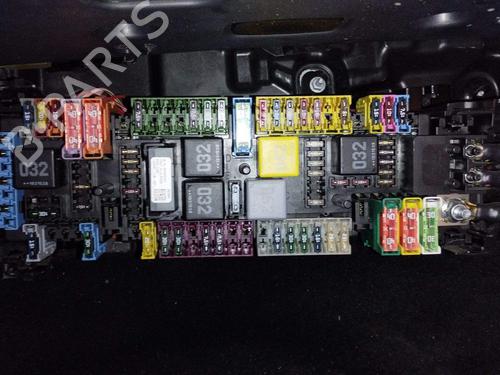 Used Fuse box Fuse box 39173612 39173612