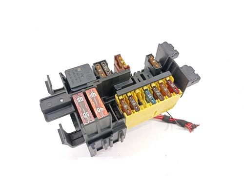 Used Fuse box Fuse box 18658489 18658489