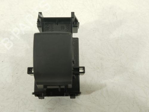 Used Right front window switch TOYOTA YARIS (_P21_, _PA1_, _PH1_) 1.5 (MXPA11) (125 hp) 32703314