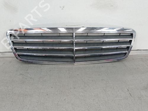Grill Grill MERCEDES-BENZ C-CLASS (W203) C 220 CDI (203.008) (150 hp) 34349964 34349964