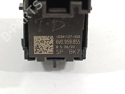 Right rear window switch SKODA FABIA III (NJ3) 1.0 TSI | BP22177671I28 